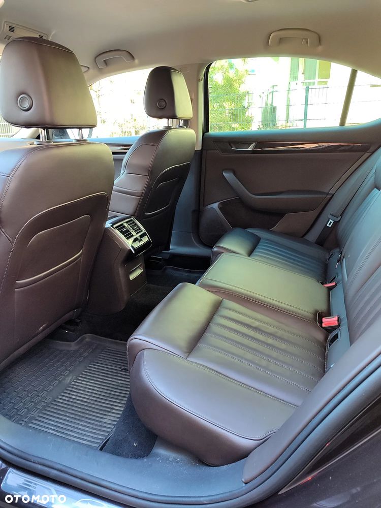 Skoda Superb 2.0 TDI L&K DSG - 16