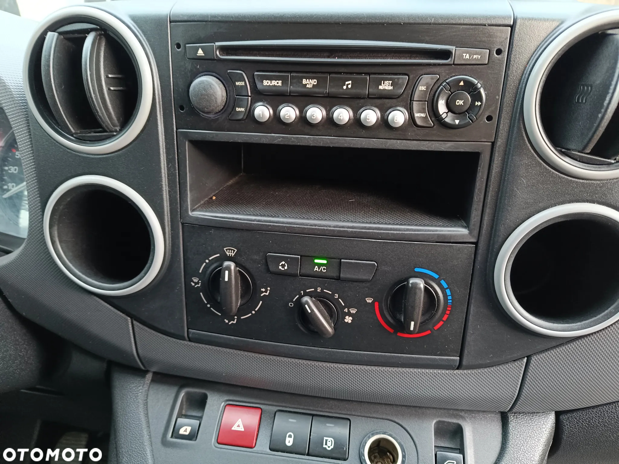 Peugeot Partner - 8