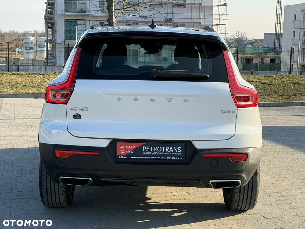 Volvo XC 40 D4 SCR AWD R-Design - 9