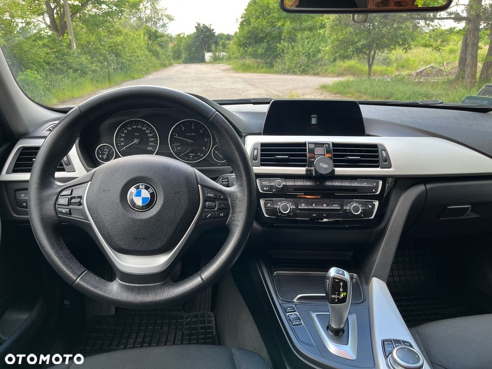 BMW Seria 3 318d - 14
