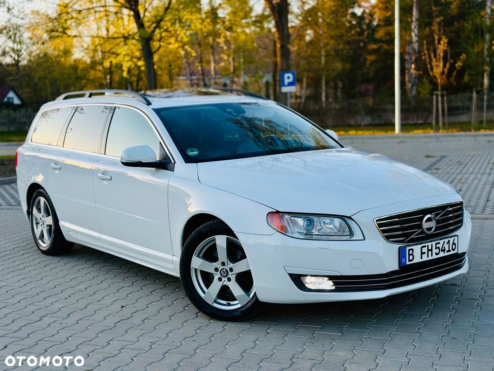 Volvo V70 D2 Momentum - 25