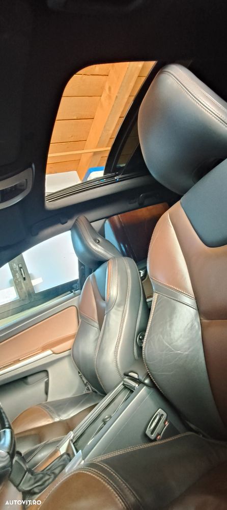 Volvo XC 60 D5 AWD Aut. Momentum - 8