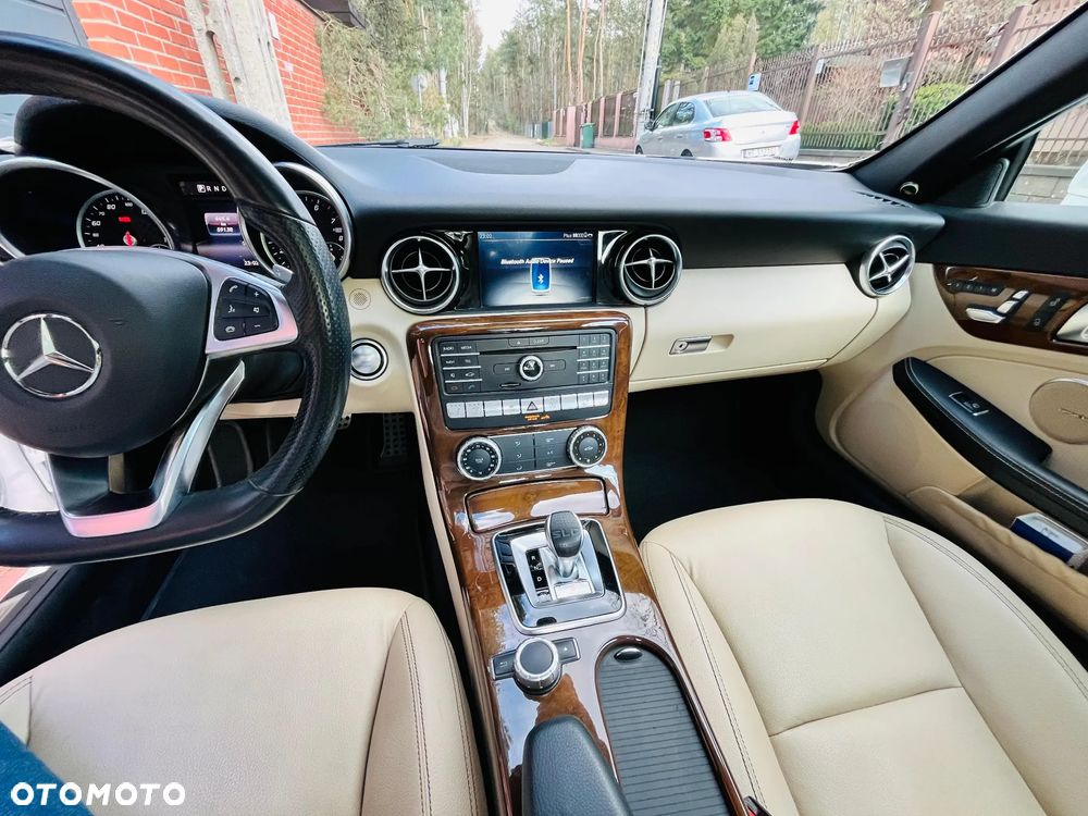Mercedes-Benz SLC 300 9G-TRONIC Final Edition - 3