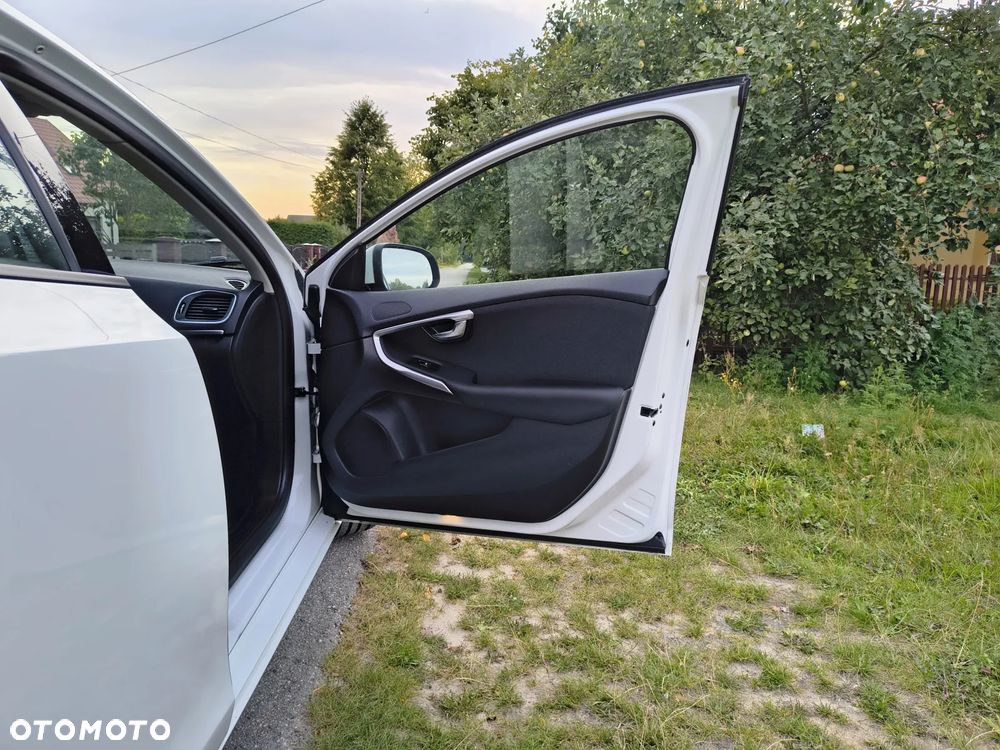 Volvo V40 D2 Summum - 17