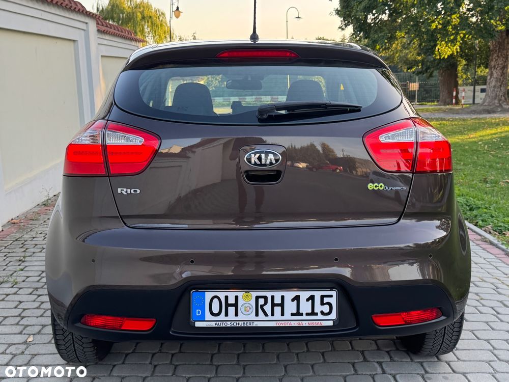 Kia Rio - 11
