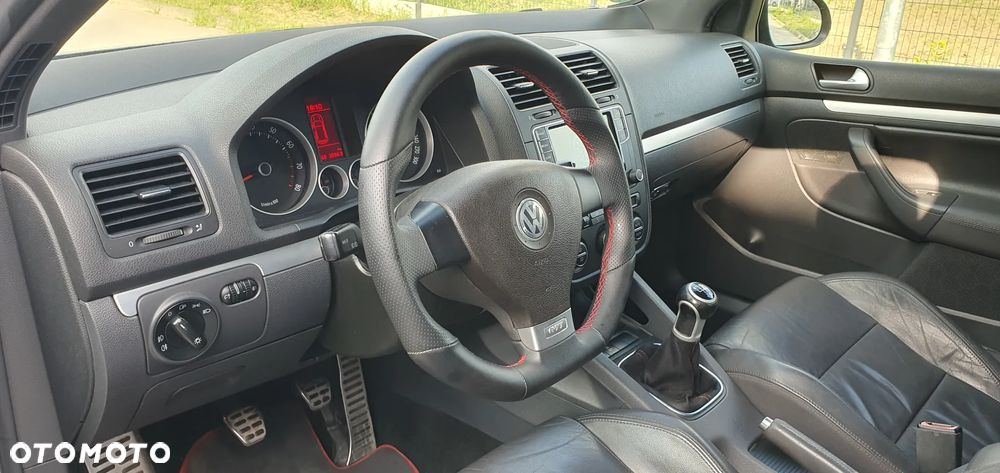 Volkswagen Golf - 11
