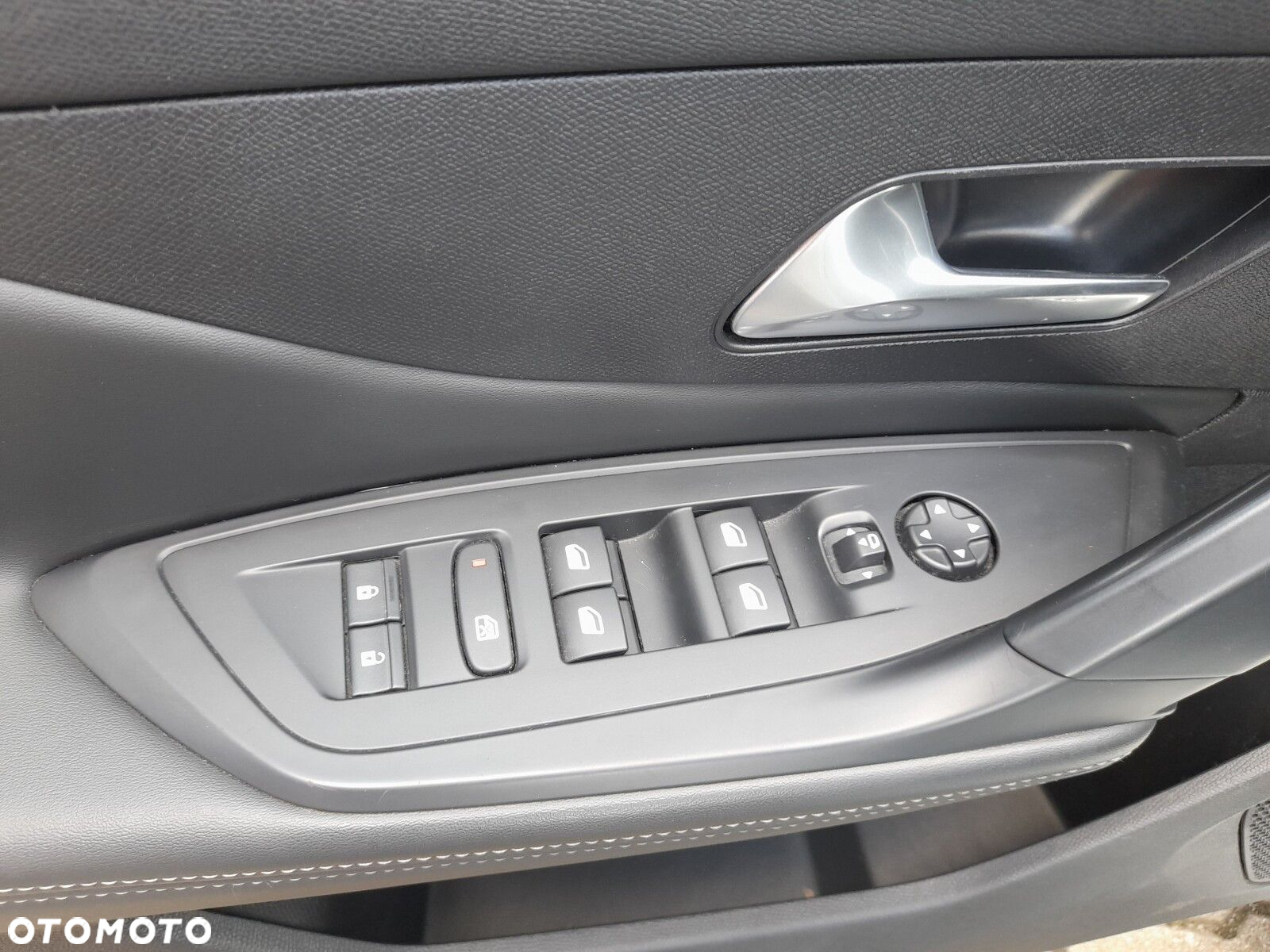 Peugeot 308 1.2 PureTech Allure Pack S&S EAT8 - 10
