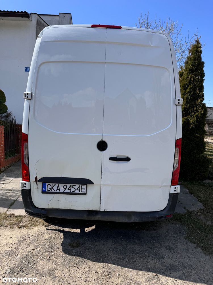 Mercedes-Benz Sprinter - 4