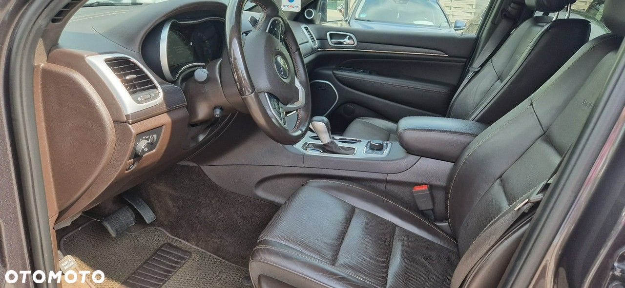 Jeep Grand Cherokee - 34