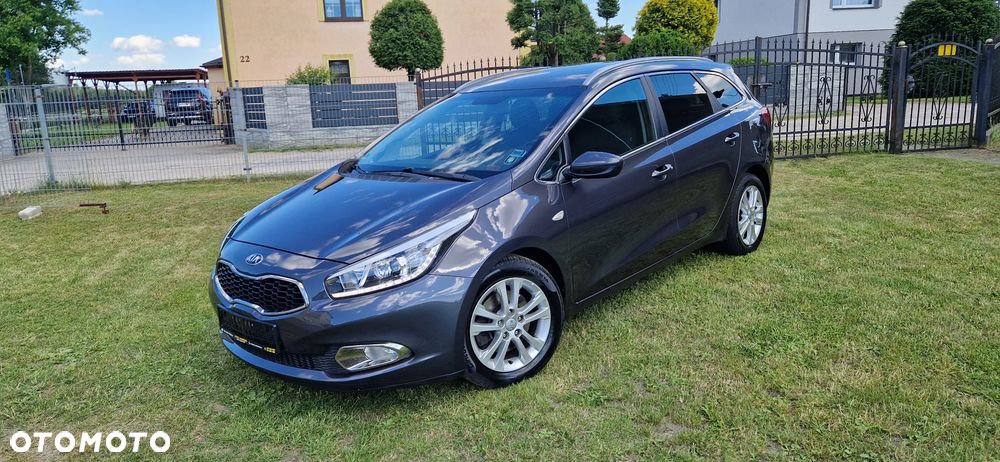 Kia Ceed 1.6 GDI Platinum Edition - 1