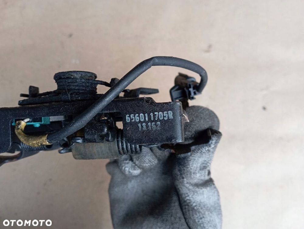 RENAULT CAPTUR I ZAMEK RYGIEL MASKI 656011705R - 2