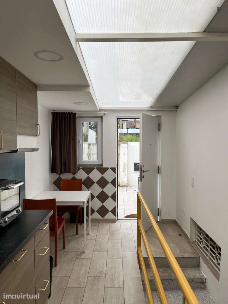 Quarto - localizado em Paranhos Porto - Grande imagem: 5/12