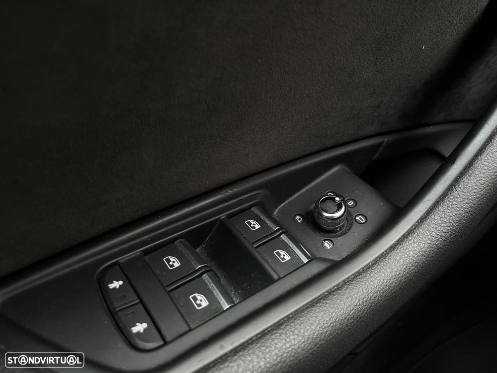 Audi A4 Avant 2.0 TDI S-line - 42