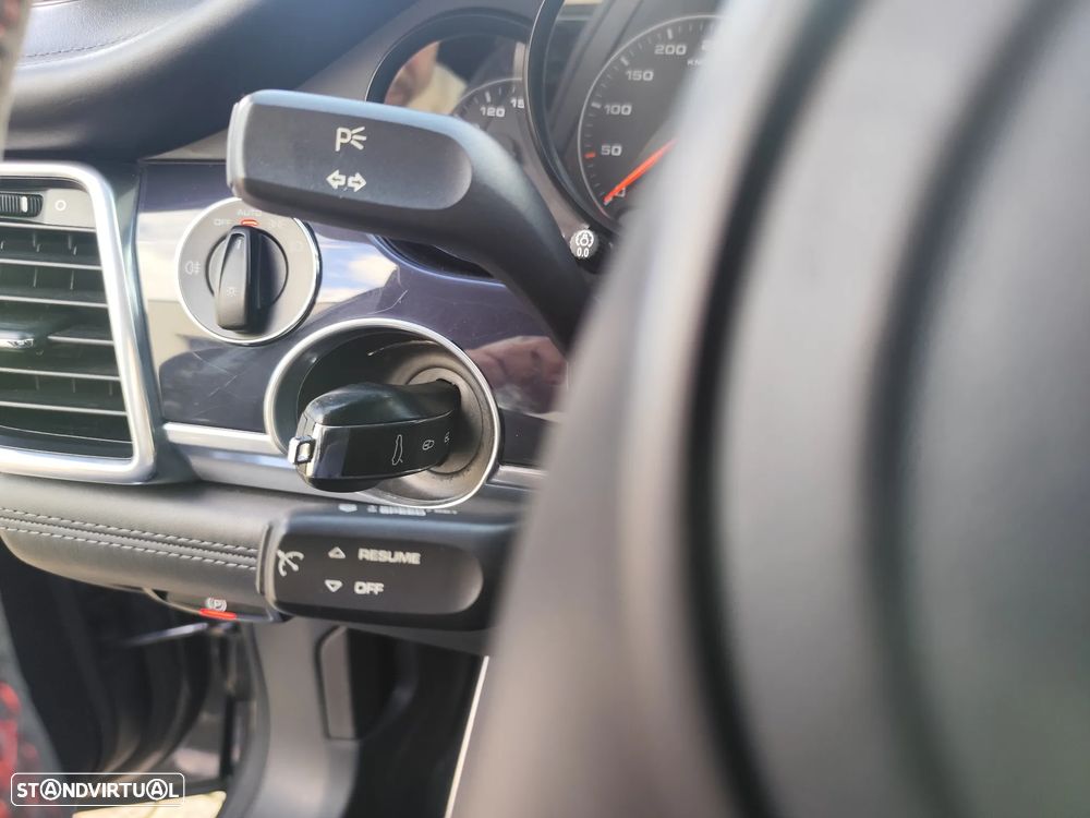 Porsche Panamera Platinum Edition - 24