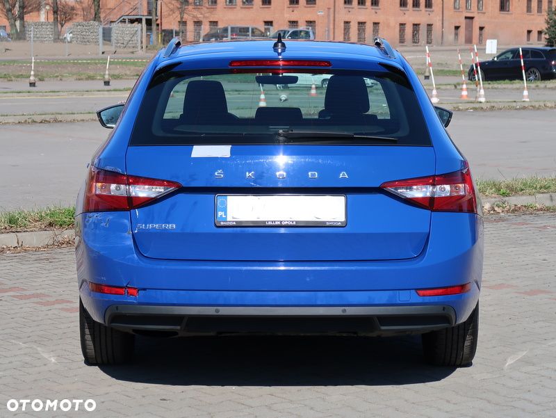 Skoda Superb 2.0 TDI SCR Ambition DSG - 5