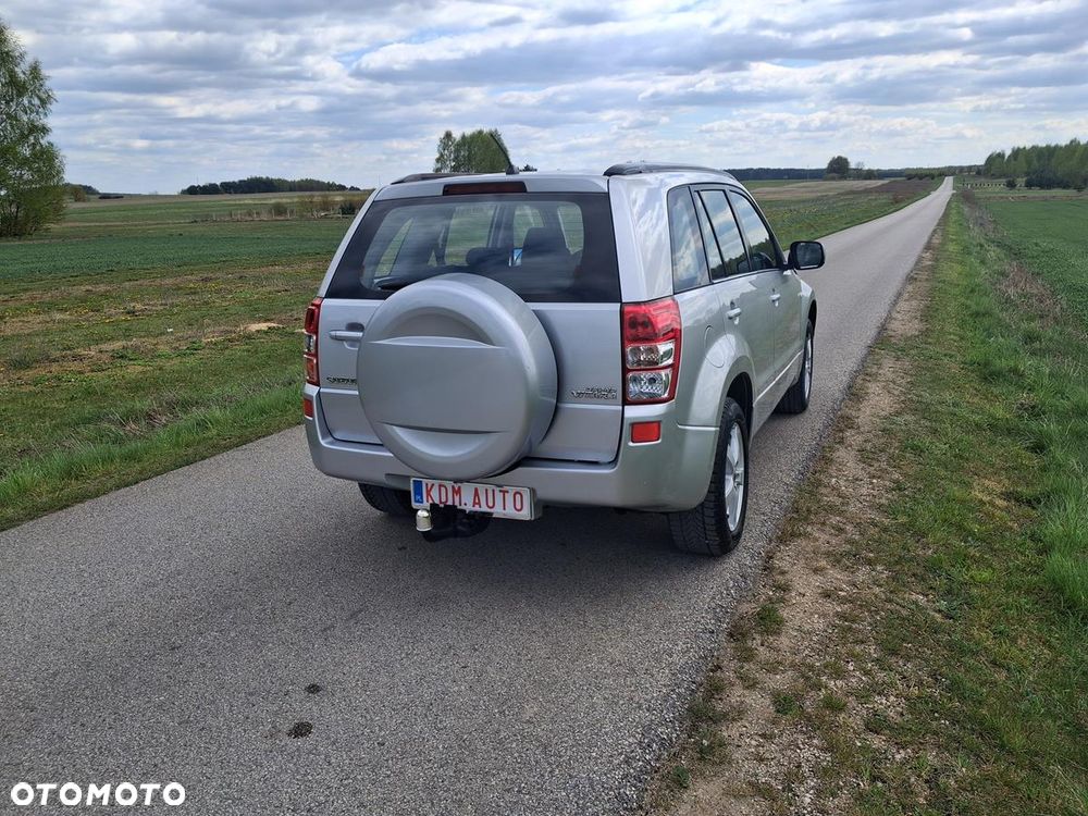 Suzuki Grand Vitara 2.0 - 13