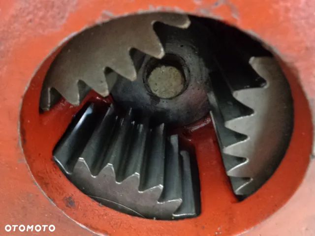 Zwolnica tylna 5167297 New Holland 8560 - 6