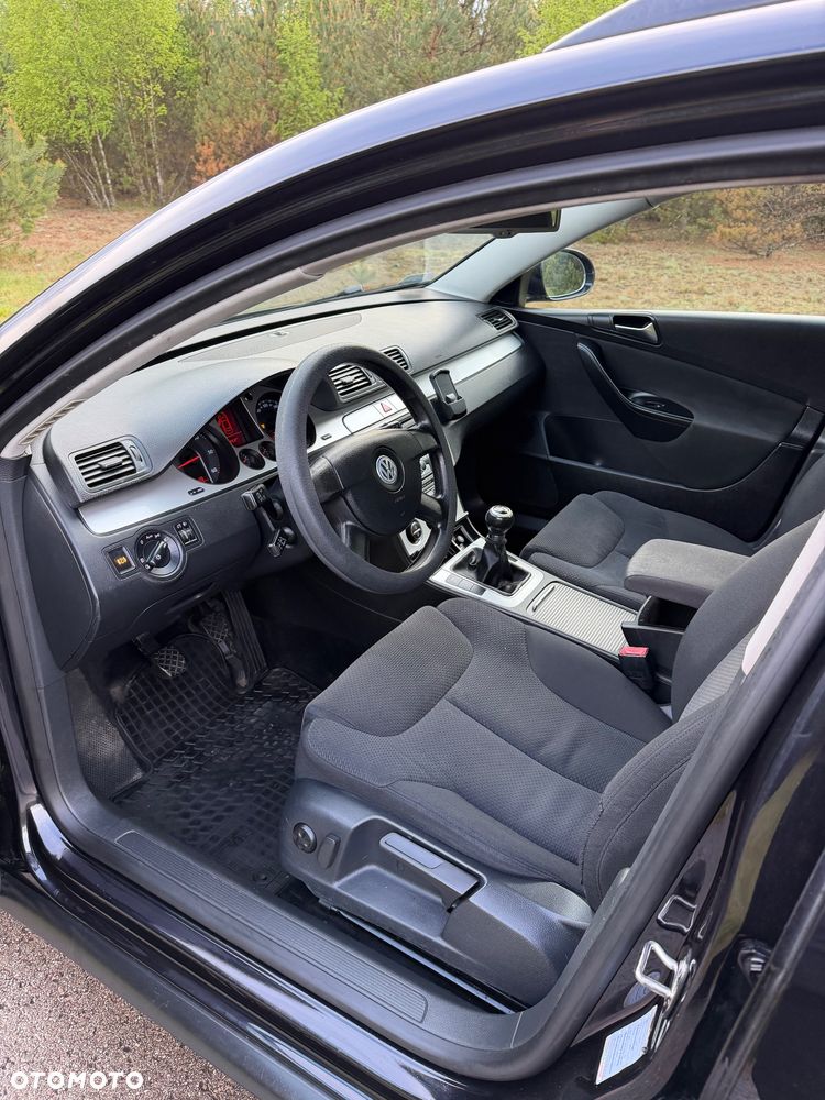 Volkswagen Passat 2.0 TDI Highline - 17