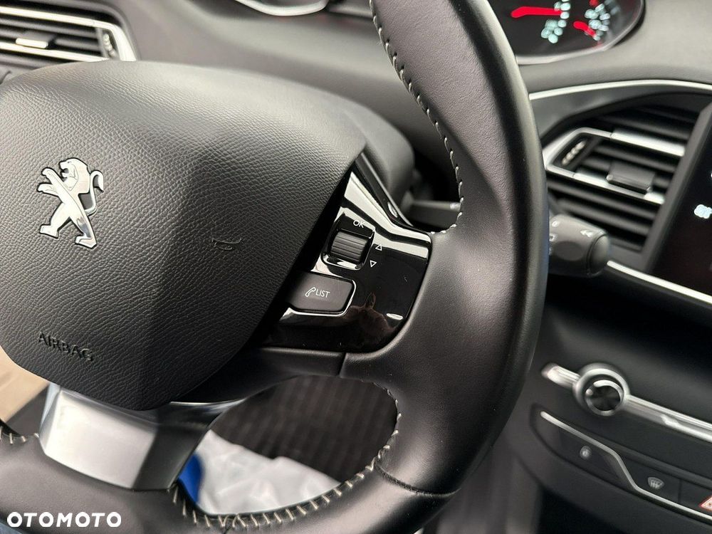 Peugeot 308 - 25