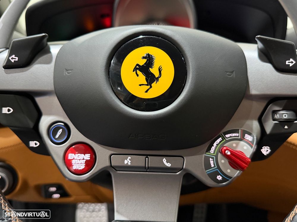 Ferrari GTC4 Lusso - 42