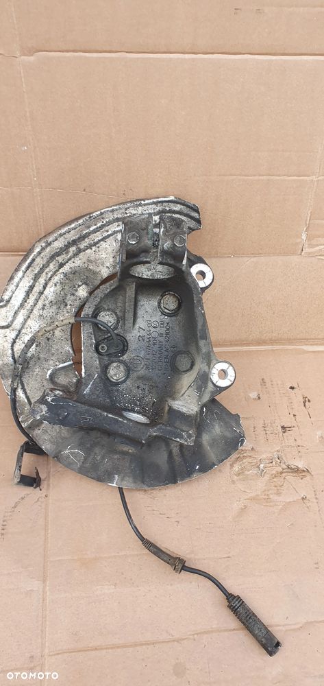Zwrotnica piasta prawy przód przednia prawa BMW 3 E91 6764444 - 4