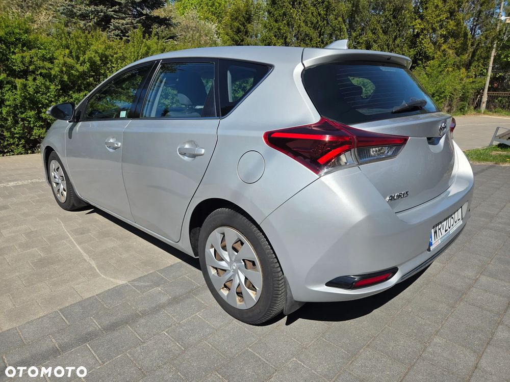 Toyota Auris 1.6 Premium - 8