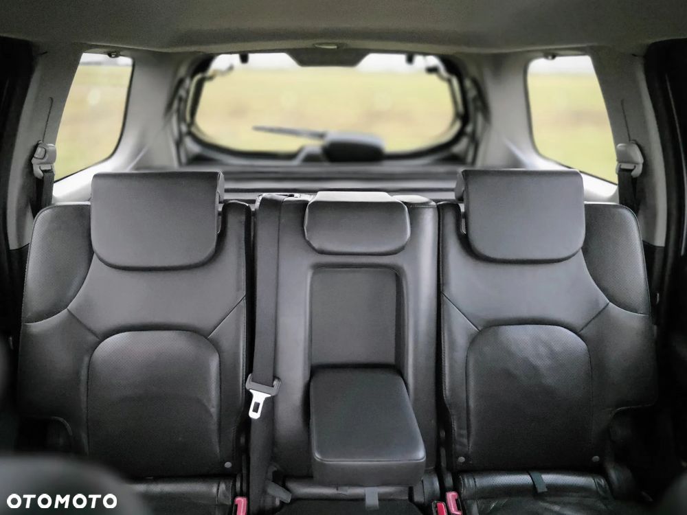 Nissan Pathfinder - 30