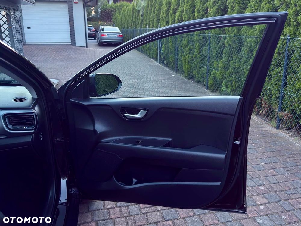 Kia Stonic 1.2 L - 14