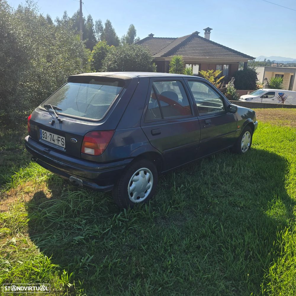Ford Fiesta 1.1i Newport - 2