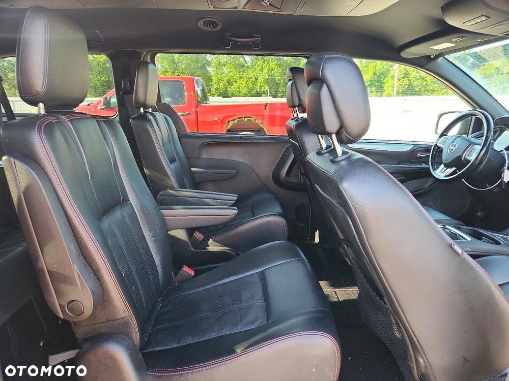 Dodge Grand Caravan - 13