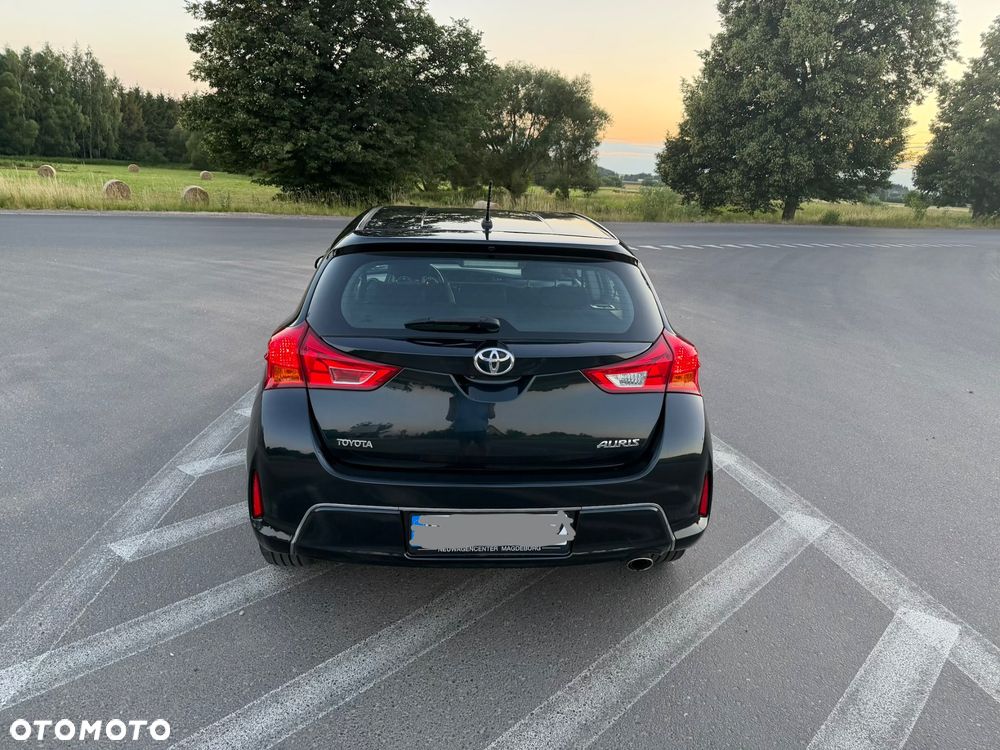 Toyota Auris 2.0 D-4D Dynamic - 6