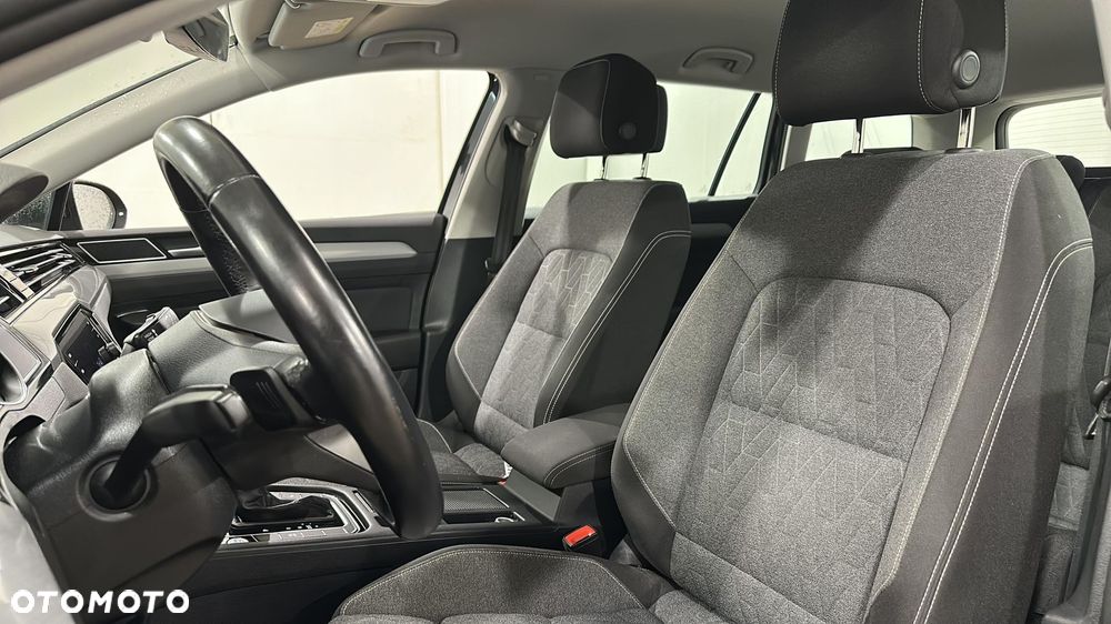 Volkswagen Passat - 17