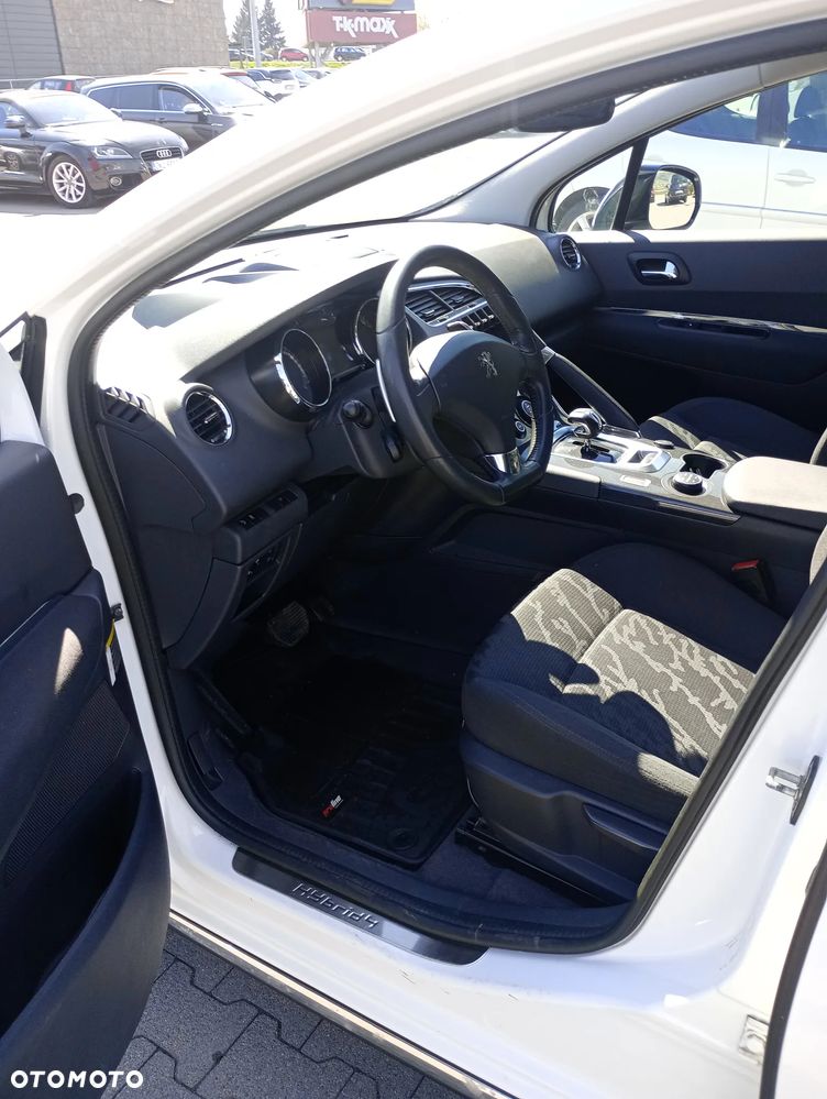 Peugeot 3008 2.0 HDi HYbrid4 - 11