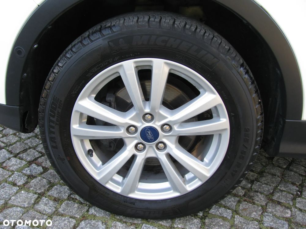 Ford Kuga 1.5 EcoBoost 2x4 Trend - 28