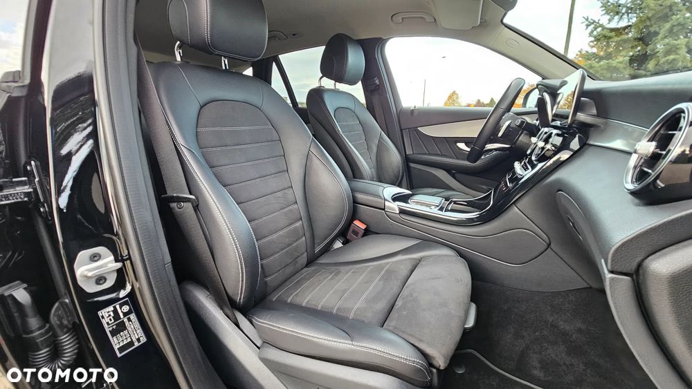 Mercedes-Benz GLC 300 e 4-Matic - 37