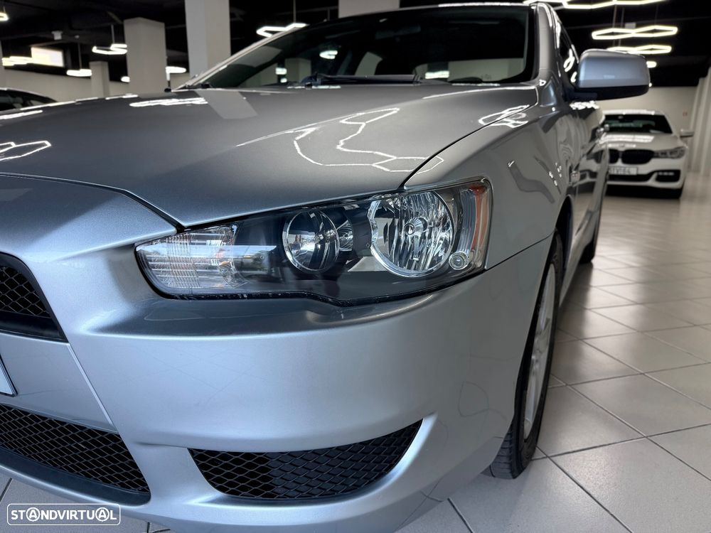Mitsubishi Lancer 1.5 Invite - 10