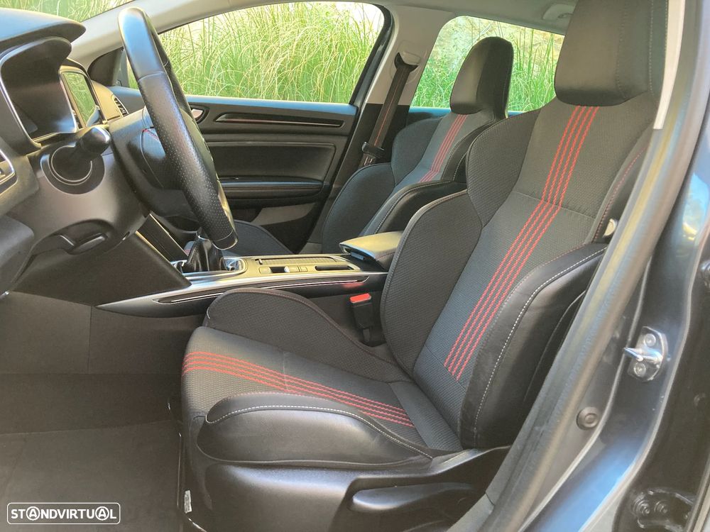 Renault Mégane Sport Tourer 1.5 Blue dCi R.S. Line - 31