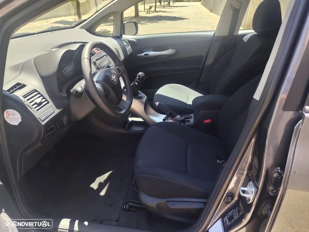 Toyota Auris - 21