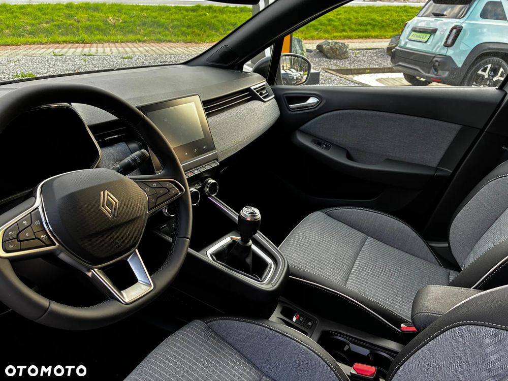 Renault Clio - 10