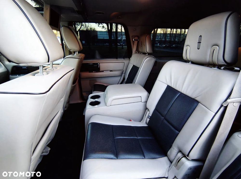 Lincoln Navigator 5.4 4x4 - 26
