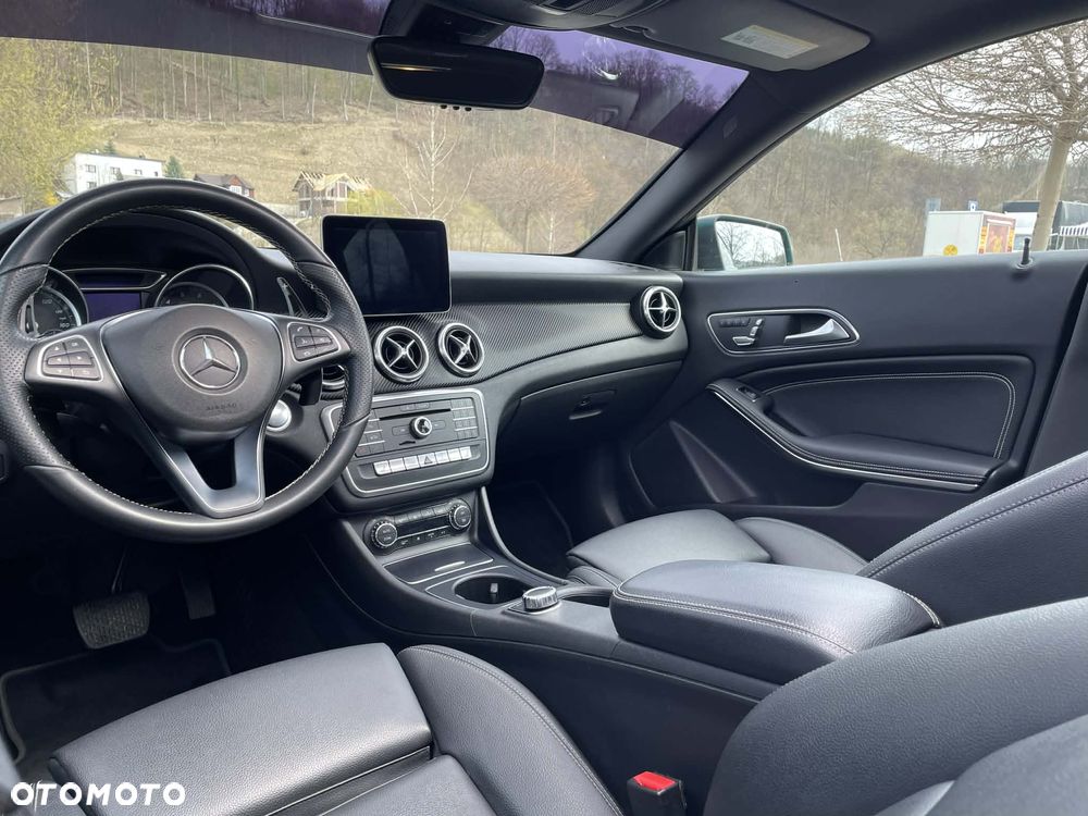 Mercedes-Benz CLA 250 4Matic 7G-DCT Sport - 23