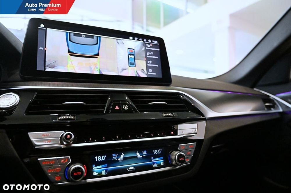 BMW Seria 5 540i xDrive mHEV - 11