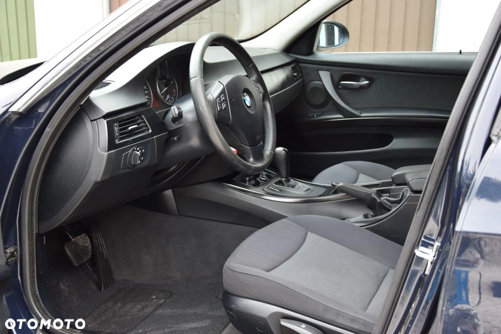 BMW Seria 3 325i - 20