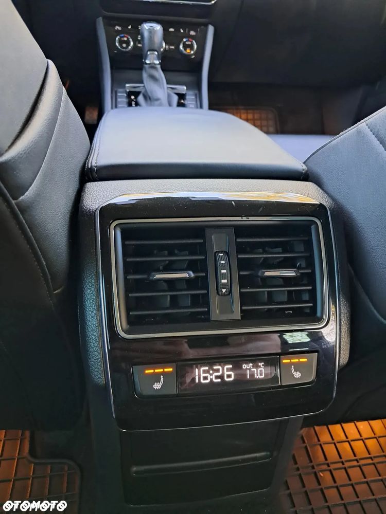 Skoda Superb 2.0 TDI DSG Ambition - 25