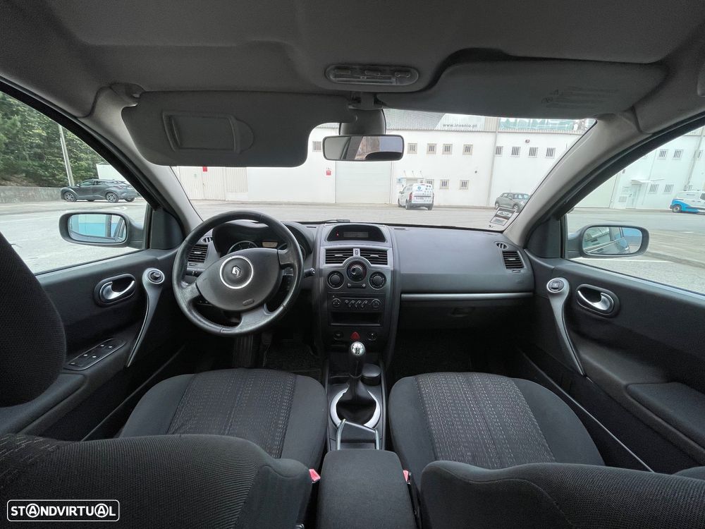 Renault Mégane 1.5 dCi Dynamique - 4
