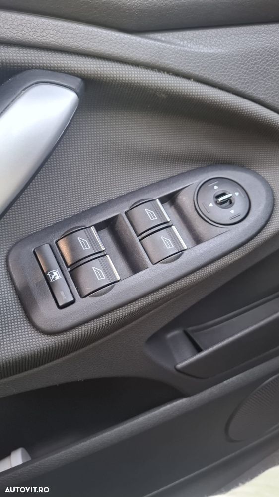 Ford Kuga 2.0 TDCi Powershift 4WD Titanium - 6