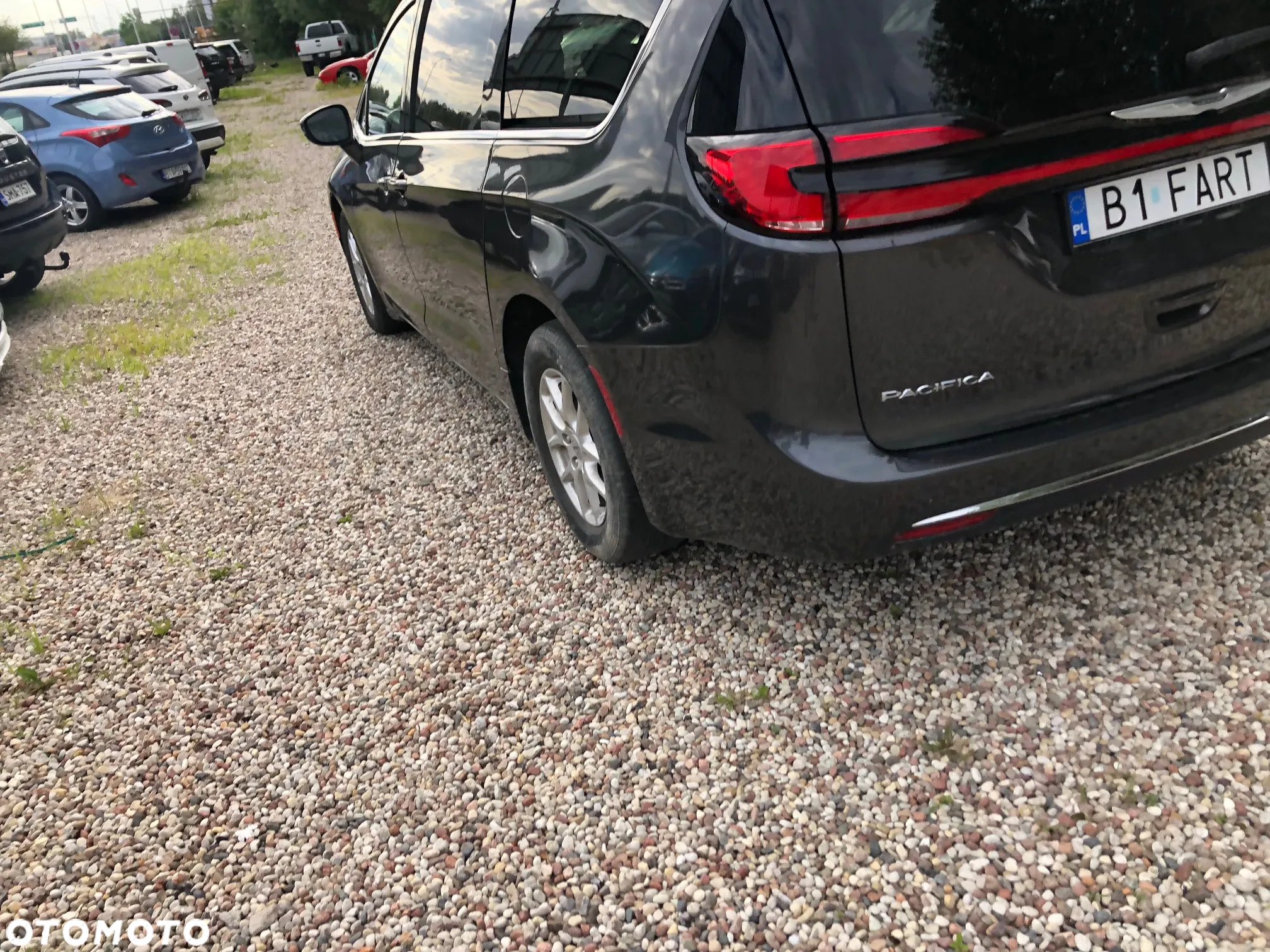 Chrysler Pacifica - 2