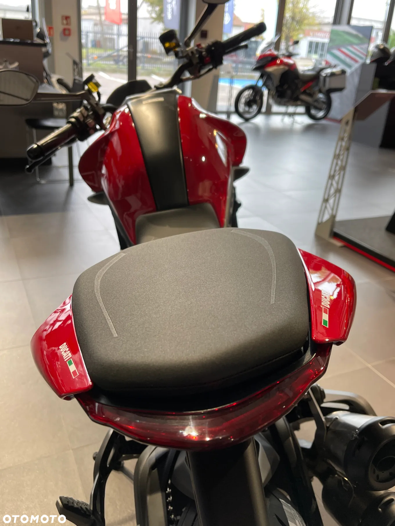 Ducati Monster - 11