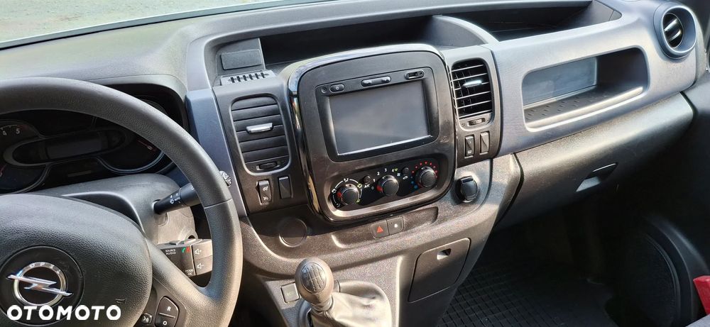 Opel Vivaro - 11