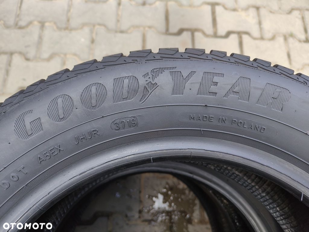 175/65/14 Goodyear Vector 4 Seasons - 4